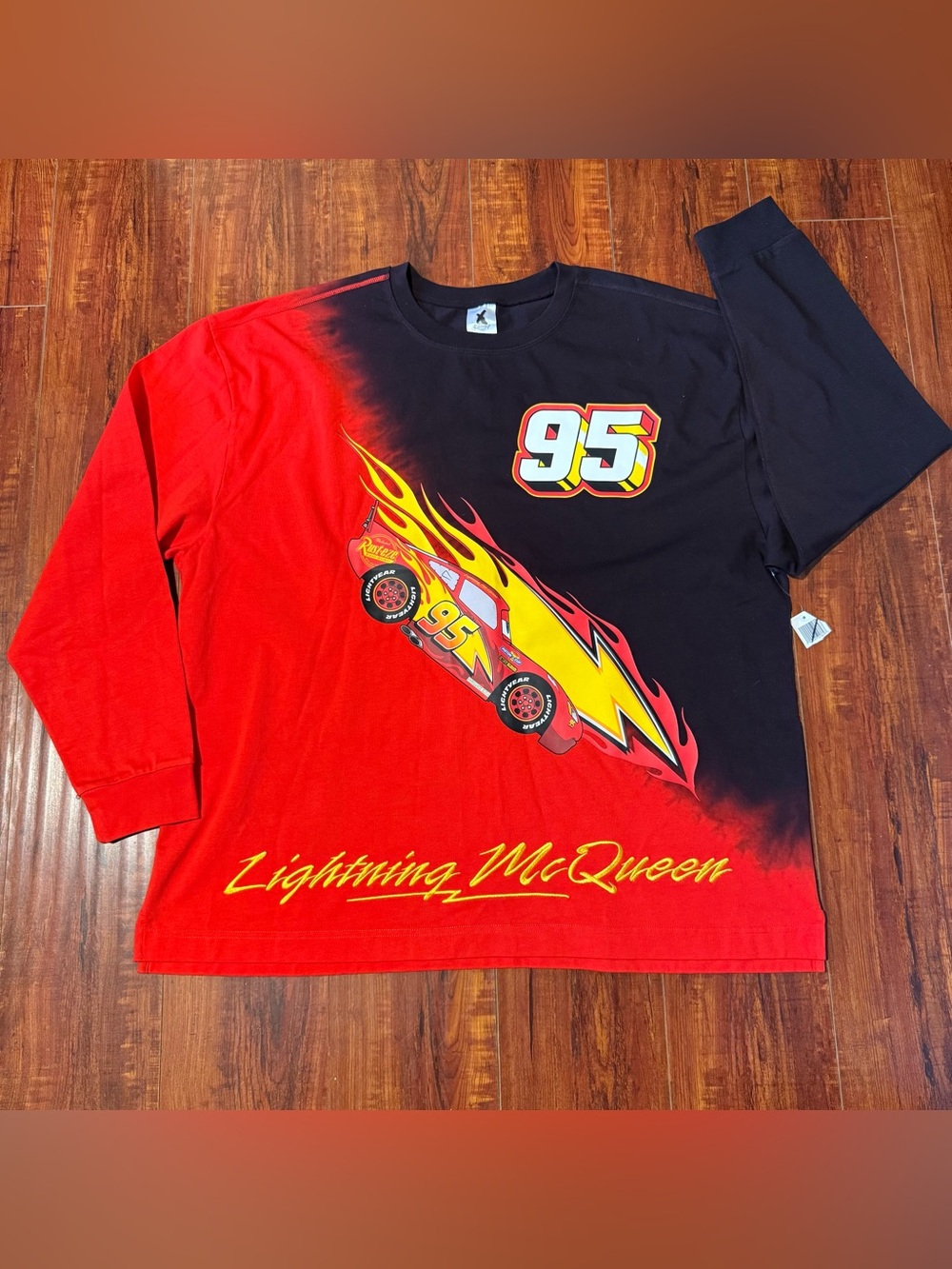 Lightning McQueen Dip-Dye Long Sleeve T-Shirt Adult Size Large Brand New W/Tag!